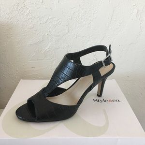 Style&co Black Saharii Open Toe Strappy Sandals